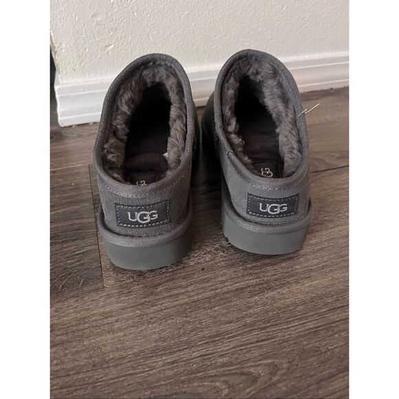 UGG Classic Slipper Women’s size 9 - Picture 6 of 6
